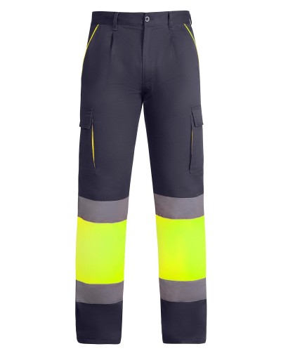 Pantalón Forrado Multibolsillos. Ext. 80% Poli / 20% Alg 235 g/m². Int.100% Pol.185 g/m²
