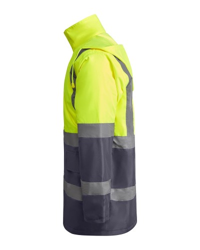 Parka Acolchada Tejido Inpermeable. Ext. 100% Waterproof Pol laminado. Int. 100% Poliéster 365 g/m²