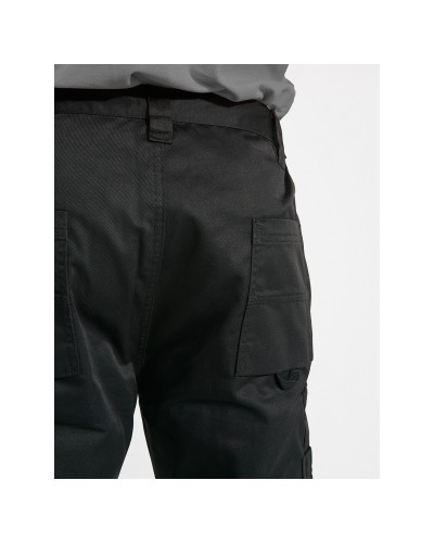 Pantalón sin pinzas.