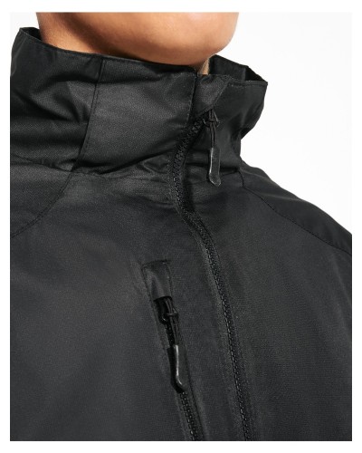 Parka Impermeable 100% poliéster.