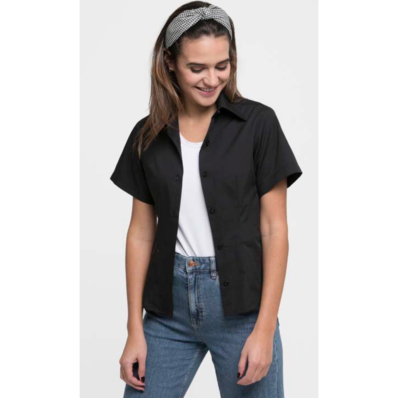 Blusa Entallada Manga Corta