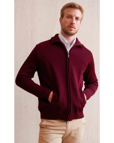 Chaqueta cuello semicisne cremallera. 50% Lana Virgen - 50% Acrílico Granate