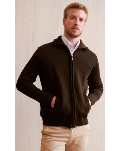 Chaqueta cuello semicisne cremallera. 50% Lana Virgen - 50% Acrílico Granate