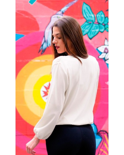 Blusa Abullonada con goma en puño y bajo. 95% Poliéster 5% Spandex 160 gr/m2