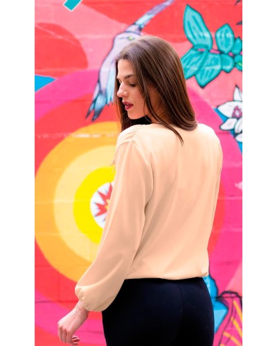 Blusa Abullonada con goma en puño y bajo. 95% Poliéster 5% Spandex 160 gr/m2