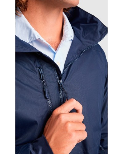 Parka Impermeable 100% poliéster.